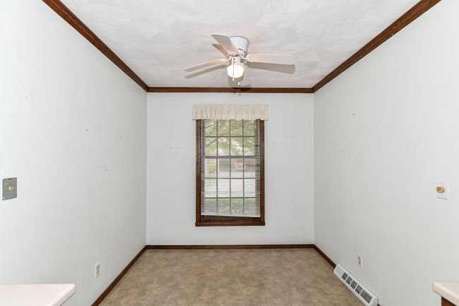 Breakfast Area with Window. | Image 8