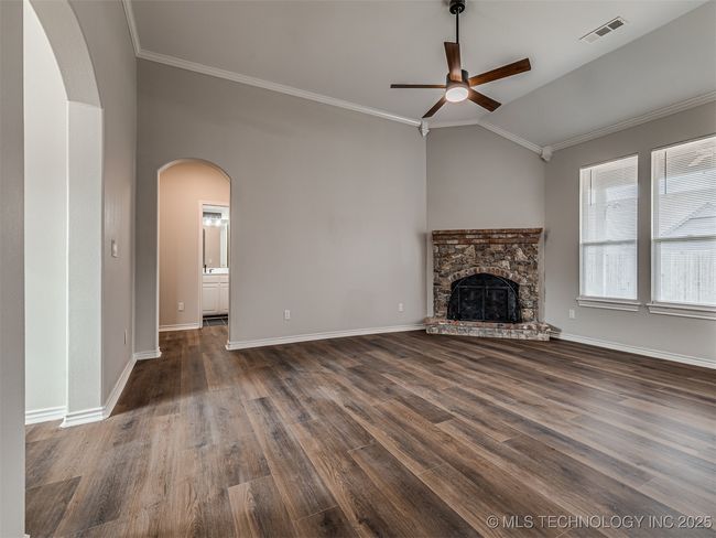 311 E 126 Th St S, House other with 3 bedrooms, 2 bathrooms and null parking in Jenks OK | Image 12
