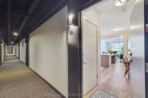 c204-5260 Dundas St, Burlington, ON, L7L0J7 | Card Image