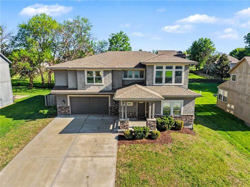 12204 Pebble Beach Dr, Kansas City, KS, 66109-5819 | Card Image