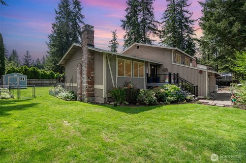 22405 Se 321st St, Kent, WA, 98042-7126 | Card Image