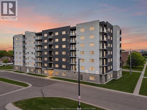 101-8401 Wyandotte St E, Windsor, ON, N8S0B8 | Card Image