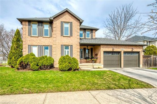 3311 Springvale Court, Burlington, ON, L7M3Y6 | Card Image