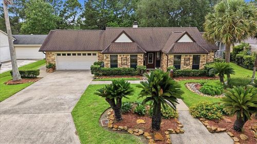 on-the-10th-hole-4350 Pebble Beach Dr, Beaumont, TX, 77707-5401 | Card Image