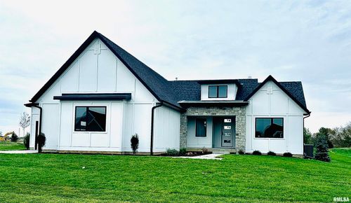 5127 Oak Ridge Ct, Bettendorf, IA, 52722-8260 | Card Image