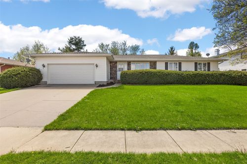 3005 29th Ave, Marion, IA, 52302-1368 | Card Image