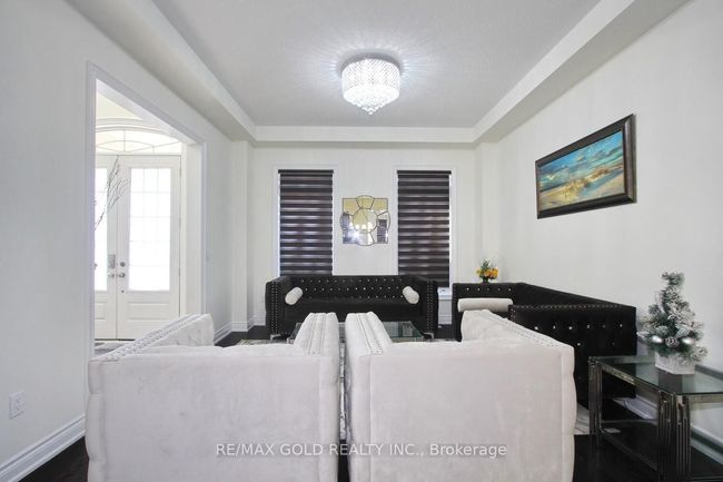 14 Ladbrook Cres, House other with 7 bedrooms, 5 bathrooms and 4 parking in Brampton ON | Image 6