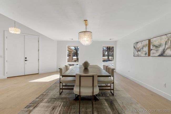 Formal dining area | Image 15