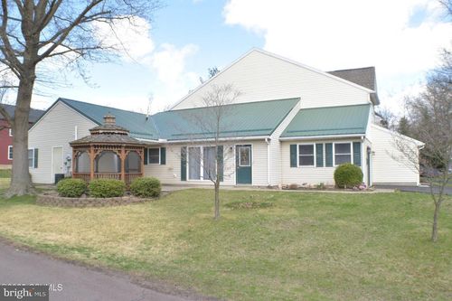 34 Banyan St, Selinsgrove, PA, 17870-9618 | Card Image