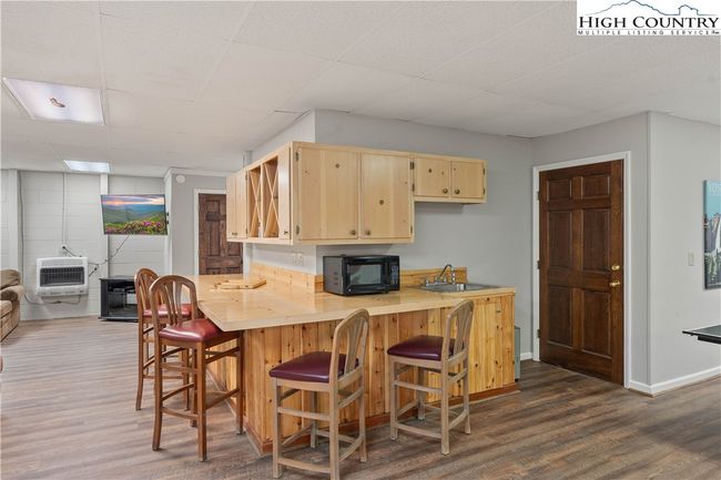 126 Rock Ledge Ln, House other with 5 bedrooms, 5 bathrooms and null parking in Sugar Mountain NC | Image 23