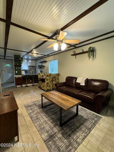 609 Upper 8th Avenue S, Townhouse with 2 bedrooms, 1 bathrooms and null parking in Jacksonville Beach FL | Image 3