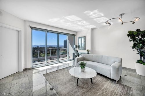 1005-322 Karen Ave, Las Vegas, NV, 89109-0423 | Card Image