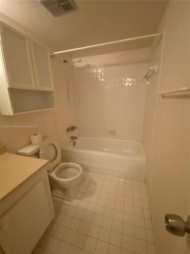 APT-515 - 6190 Woodlands Blvd, Condo with 2 bedrooms, 2 bathrooms and null parking in Tamarac FL | Image 11