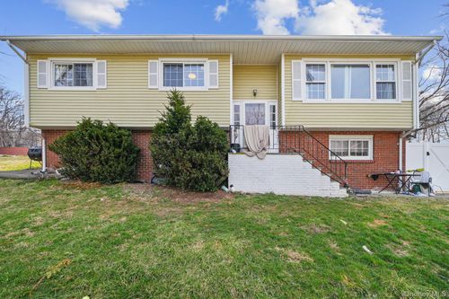 14 Dickinson Ave, Nyack, NY, 10960-2917 | Card Image