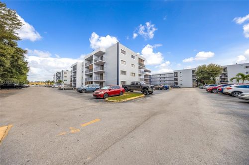 apt-411-5765 W 25th Ct, Hialeah, FL, 33016-4459 | Card Image