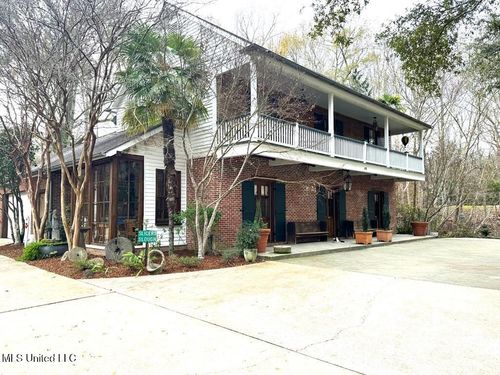 48 Fairway Dr, Natchez, MS, 39120-9590 | Card Image