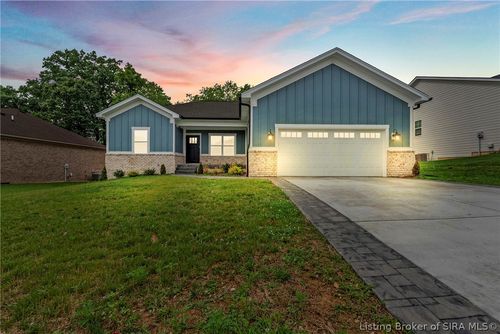 422 Pine Drive Cir, Henryville, IN, 47126-8333 | Card Image
