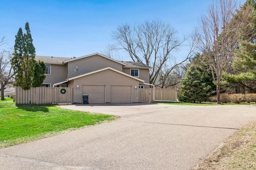 1082 Carmel Ct, Shoreview, MN, 55126-5832 | Card Image