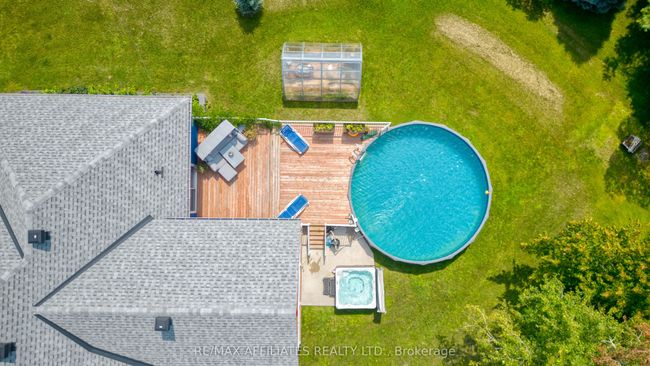 23 Tudor Cir, House other with 3 bedrooms, 3 bathrooms and 6 parking in Lombardy ON | Image 31