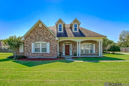 8614 R Dawes Dr, Denham Springs, LA, 70706-8571 | Card Image