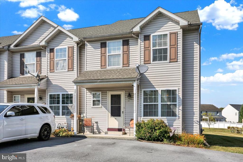 Walnut Tree Dr, Blandon, PA 19510