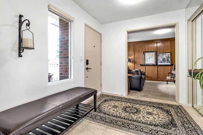 210 - 20 Midpark Crescent Se, Home with 3 bedrooms, 3 bathrooms and 2 parking in Calgary AB | Image 2