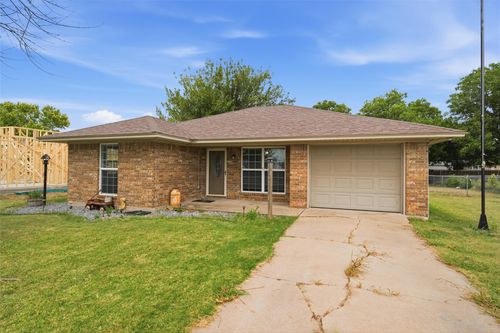 1203 N Reagan St, West, TX, 76691-1020 | Card Image