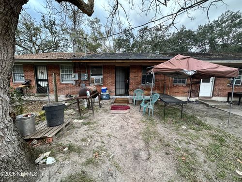 7104 Ken Knight Dr W, Jacksonville, FL, 32209-1221 | Card Image