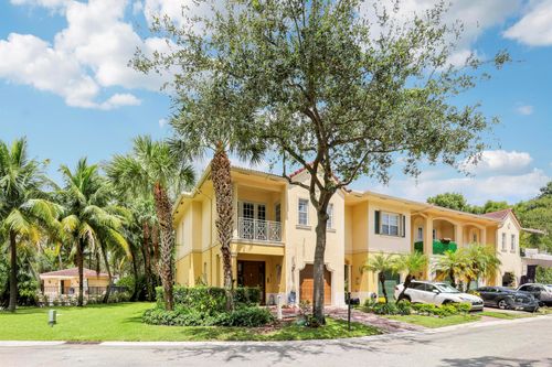 102 Via Emilia, Royal Palm Beach, FL, 33411-1200 | Card Image