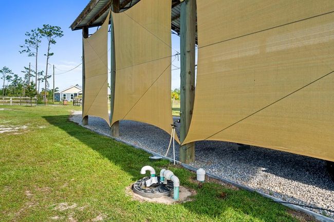 574 N Canal Dr, House other with 2 bedrooms, 2 bathrooms and 4 parking in Port St. Joe FL | Image 8