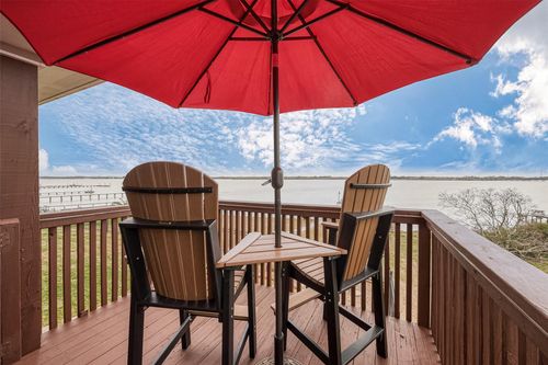 792 W Bayshore Dr, Palacios, TX, 77465-1424 | Card Image