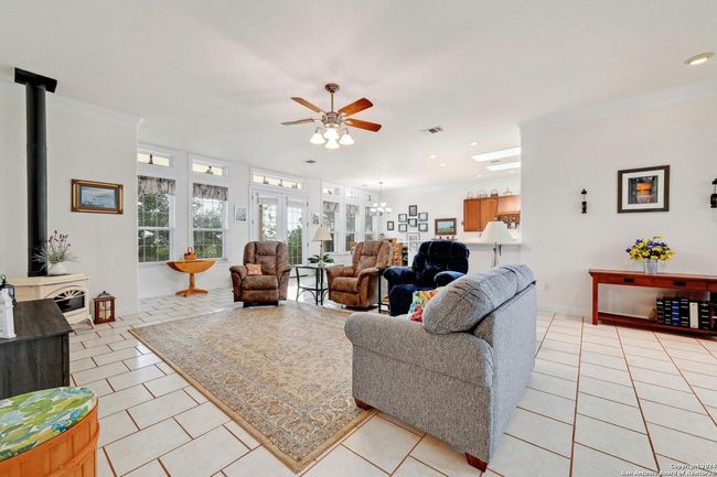 286 Thoroughbred Ln, House other with 3 bedrooms, 2 bathrooms and null parking in Spring Branch TX | Image 6
