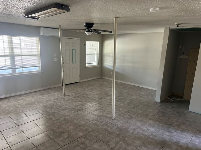 801 E Gentry St, House other with 3 bedrooms, 2 bathrooms and null parking in Hamilton TX | Image 17