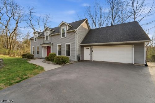 675 Uniontown Rd, Phillipsburg, NJ, 08865-9456 | Card Image