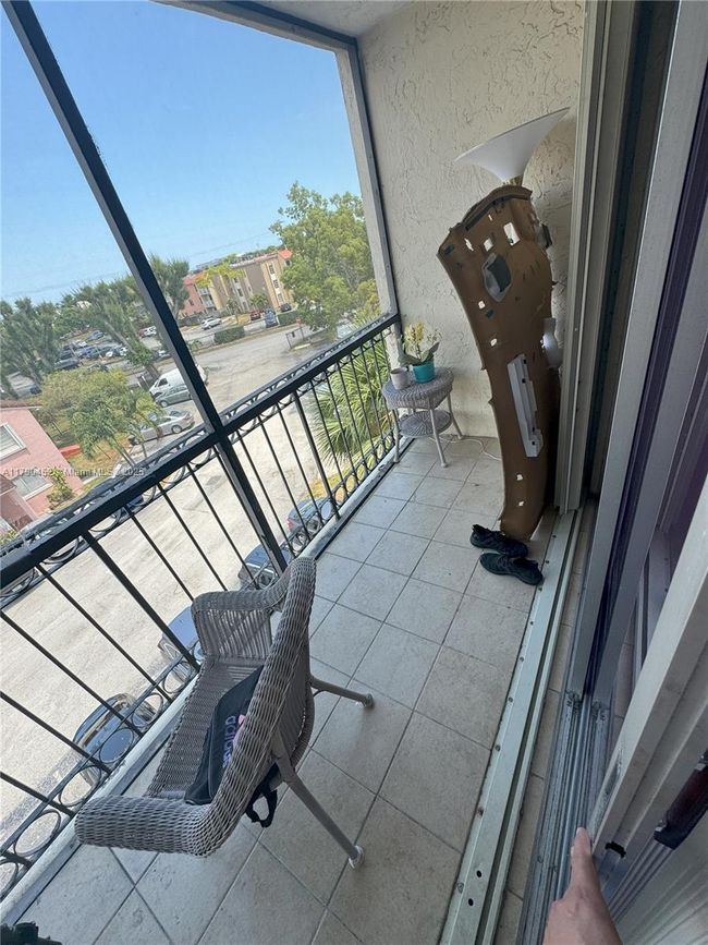 APT-404 - 8005 Lake Dr, Condo with 1 bedrooms, 1 bathrooms and null parking in Doral FL | Image 19
