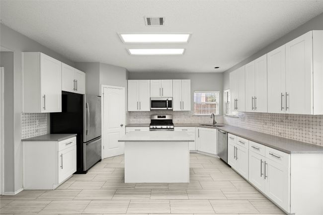 1217 Dove Cir, House other with 4 bedrooms, 3 bathrooms and 4 parking in Cedar Park TX | Image 15