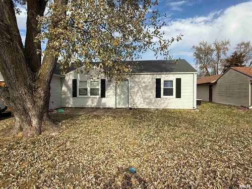 2110 W 68th St, Davenport, IA, 52806-1207 | Card Image