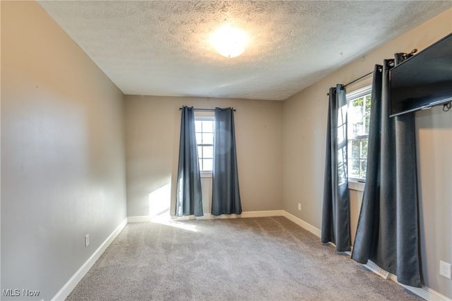 Primary Room | Image 13