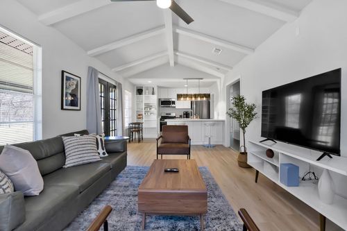 1205 Arthur Stiles Rd, Austin, TX, 78721-3213 | Card Image