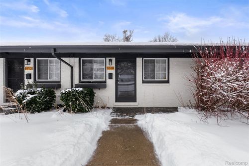 1810 E 11 Mile Rd, Royal Oak, MI, 48067-2342 | Card Image