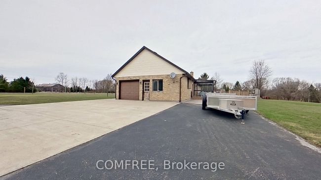 3938 Tile Yard Rd, House other with 3 bedrooms, 1 bathrooms and 6 parking in Petrolia ON | Image 32