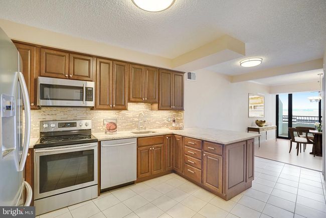 APT-1210S - 1300 Crystal Dr, Condo with 2 bedrooms, 2 bathrooms and null parking in ARLINGTON VA | Image 7