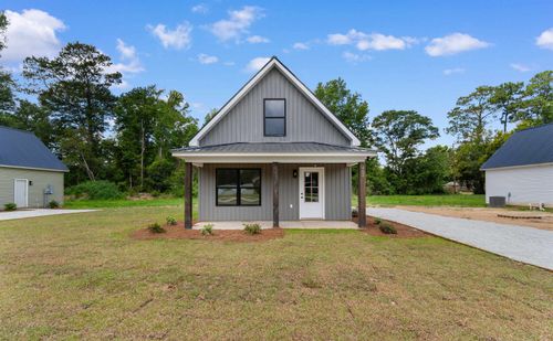 402 S Magnolia Ave, Andrews, SC, 29510-2918 | Card Image