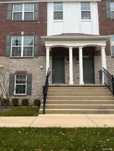 44637 Ellery Lane, Condo with 2 bedrooms, 2 bathrooms and null parking in Novi MI | Image 1