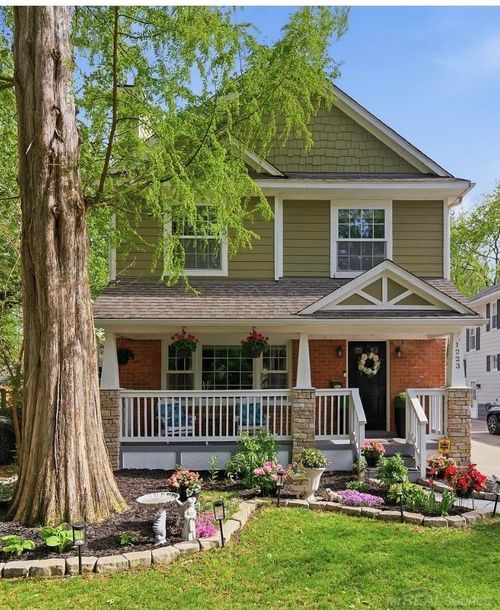1223 Greenleaf Dr, Royal Oak, MI, 48067-1171 | Card Image