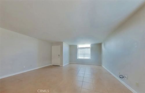 1-5885 Wilkinson St, Sacramento, CA, 95824-3352 | Card Image