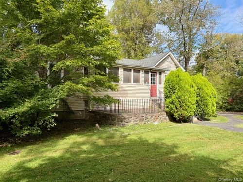1728 Decatur Rd, Mohegan Lake, NY, 10547-1627 | Card Image