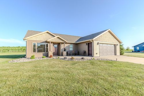 131 W Bay Rd, Lake Park, IA, 51347-1062 | Card Image