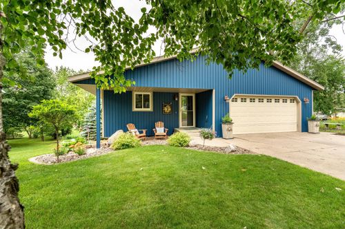 1017 Sunset Dr, Fergus Falls, MN, 56537-1736 | Card Image