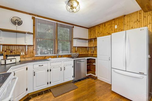 2 Brompton Ln, Cincinnati, OH, 45218-1314 | Card Image